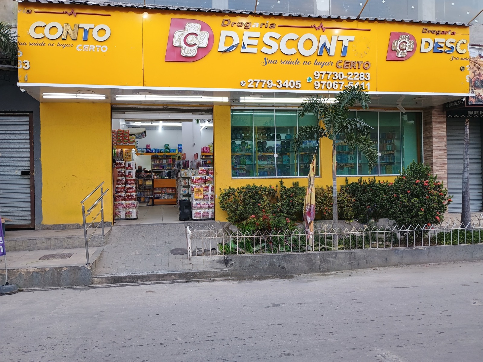 Farmácia Drogaria Desconto Certo em Nova Iguaçu - Interior da loja